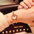 Relógio com Pulseira de Aço Feminino - Resistent Metal